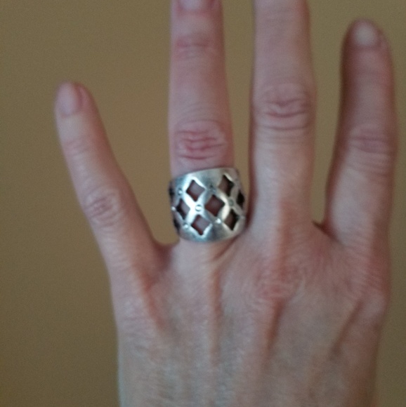 Ring - Picture 5 of 5